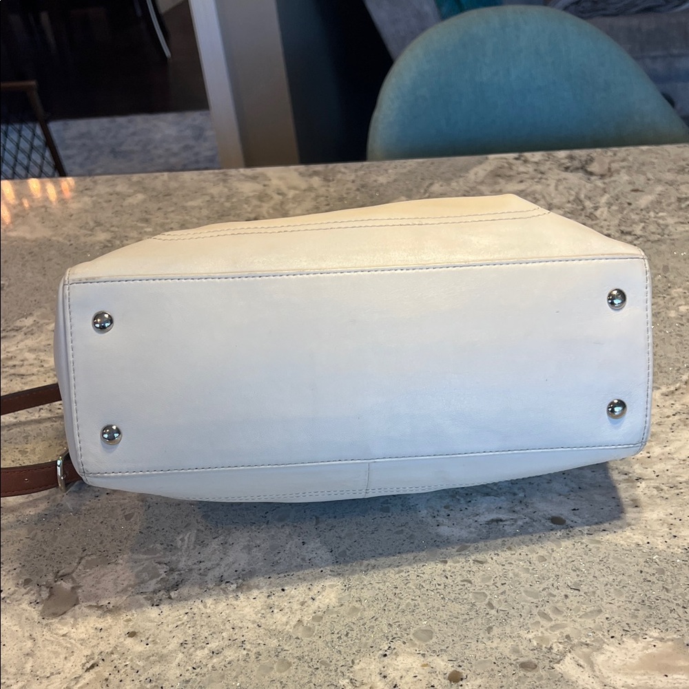 Vintage Coach Penelope Ivory and Brown Shoulder/Crossbody Bag - Picture 5 of 14